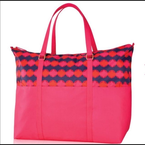 Avon large Weekender Bag NWT - Picture 1 of 13
